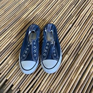 Converse laceless shoes